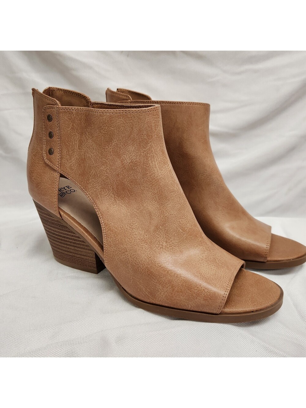 Frye & Co GREYSON Open Toe Camel Faux Leather Sandals Zipper Back Women's 11M